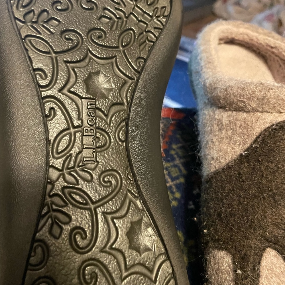 L.L. Bean Black Dog Embossed - Picture 3 of 4